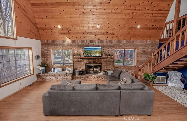 725 Temple Lane, Big Bear, California 92315