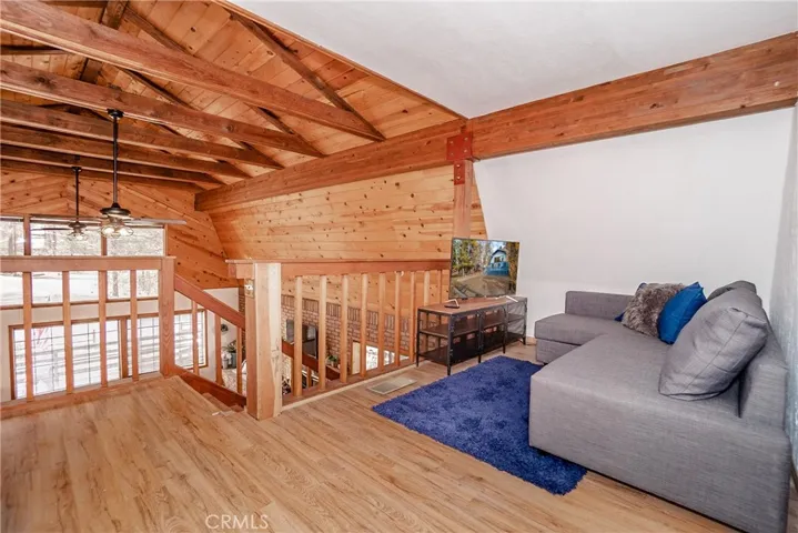 725 Temple Lane, Big Bear, California 92315