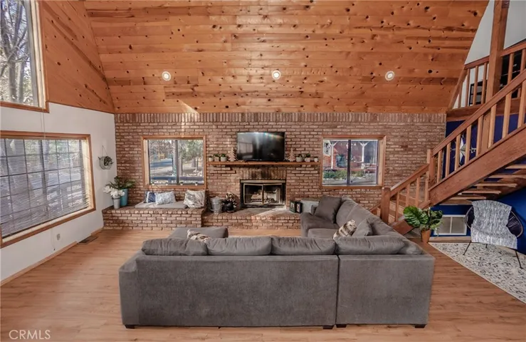 725 Temple Lane, Big Bear, California 92315