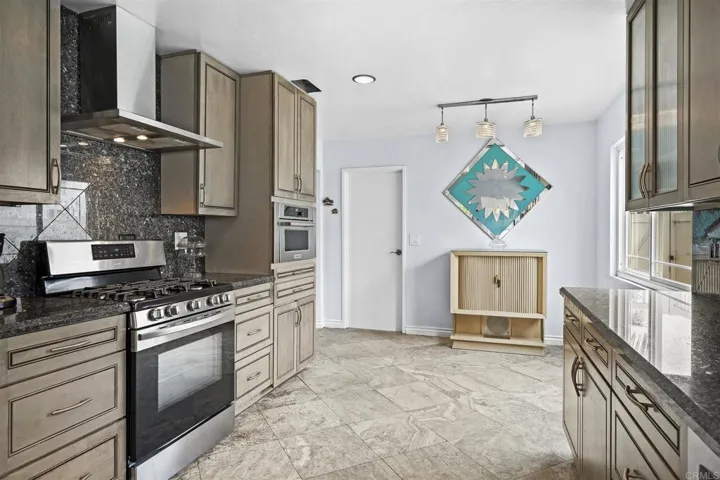 4114 Alana Cir, Oceanside, California 92056