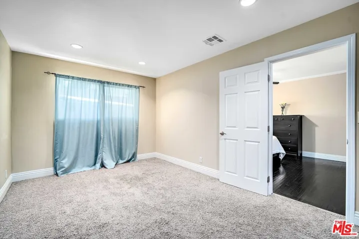 4 room opens to primary
