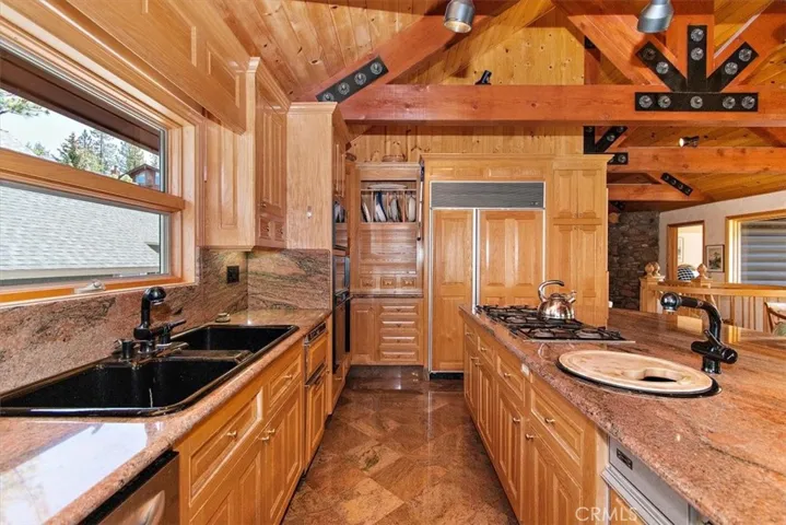 591 Cove Drive, Big Bear, California 92315