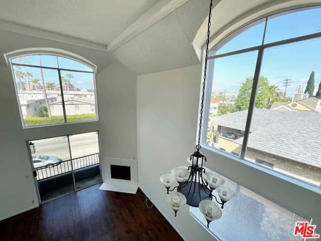 1529 S Bundy Drive 202, Los Angeles, California 90025
