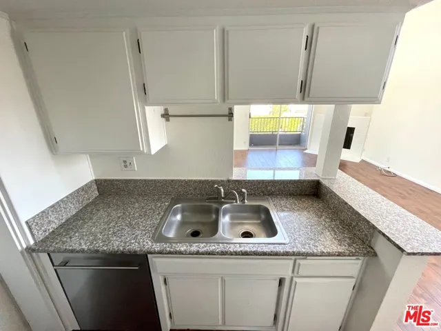 1529 S Bundy Drive 202, Los Angeles, California 90025