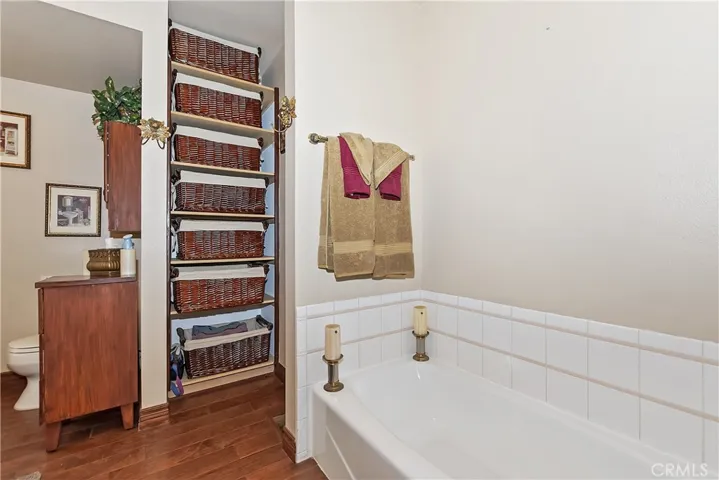226 Holiday Drive, Lake Arrowhead, California 92352