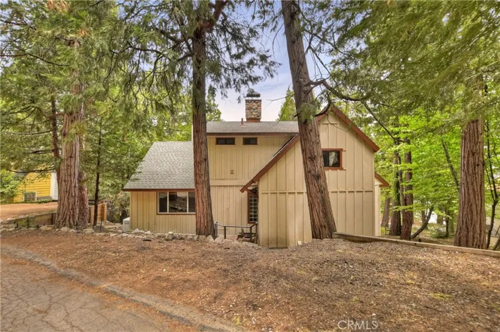 226 Holiday Drive, Lake Arrowhead, California 92352
