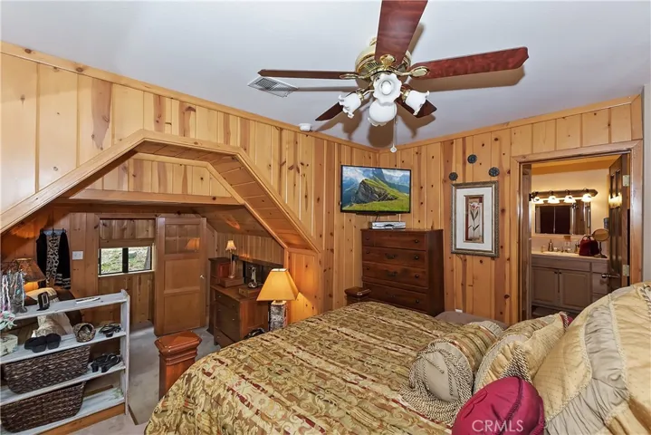 226 Holiday Drive, Lake Arrowhead, California 92352
