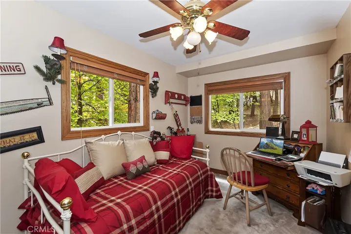 226 Holiday Drive, Lake Arrowhead, California 92352