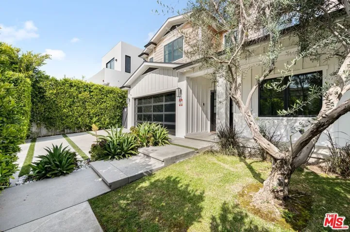 838 N Sierra Bonita Avenue, Los Angeles, California 90046, 6 Bedrooms Bedrooms, ,6 BathroomsBathrooms,Residential Lease,For Rent,Sierra Bonita,21745486