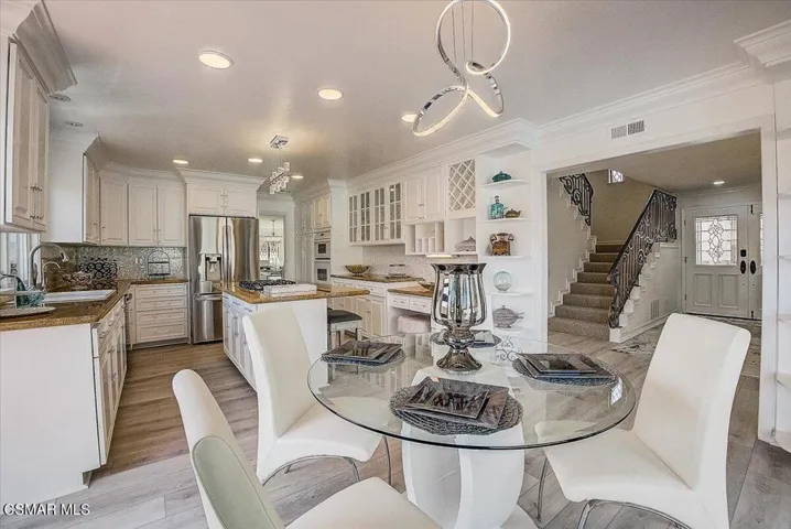 Gorgeous Breakfast Table