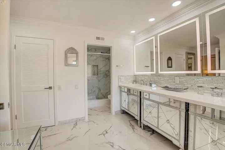 Spacious MST Bathroom