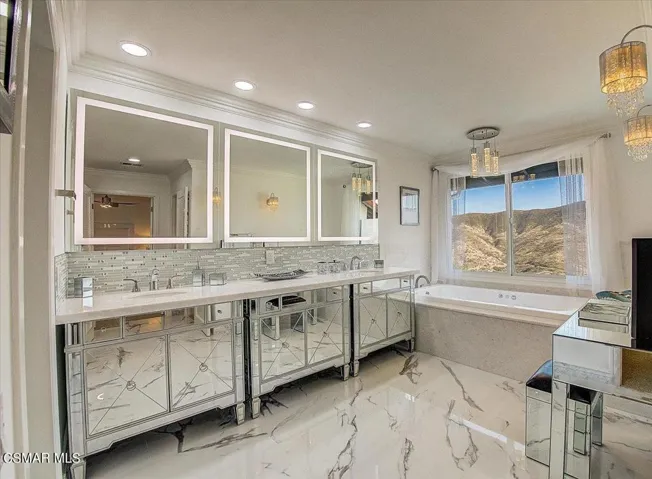 Double Sink & Bath Tub