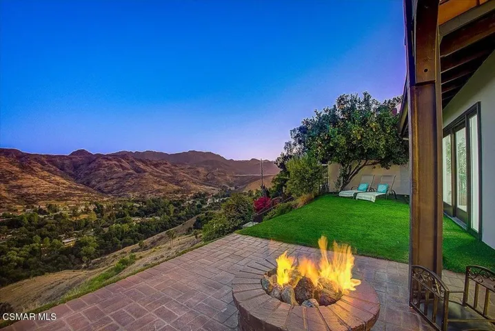Firepit & Santa Monica Mountain View