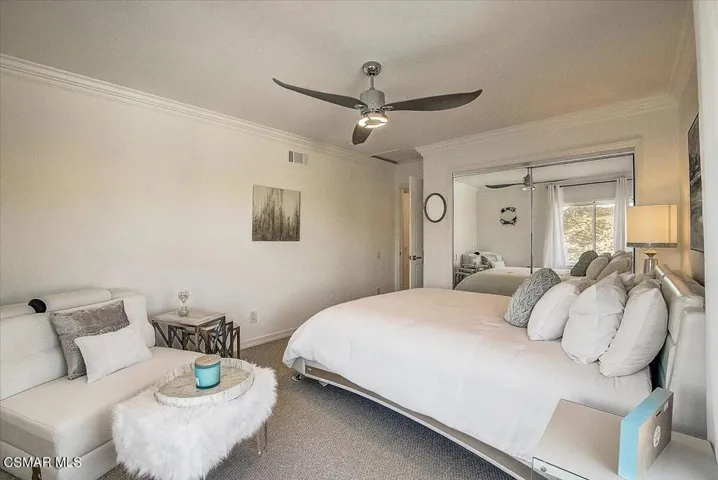 Spacious Bedroom w Closet