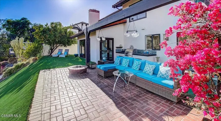 Cozy Outiside Sofa & Firepit
