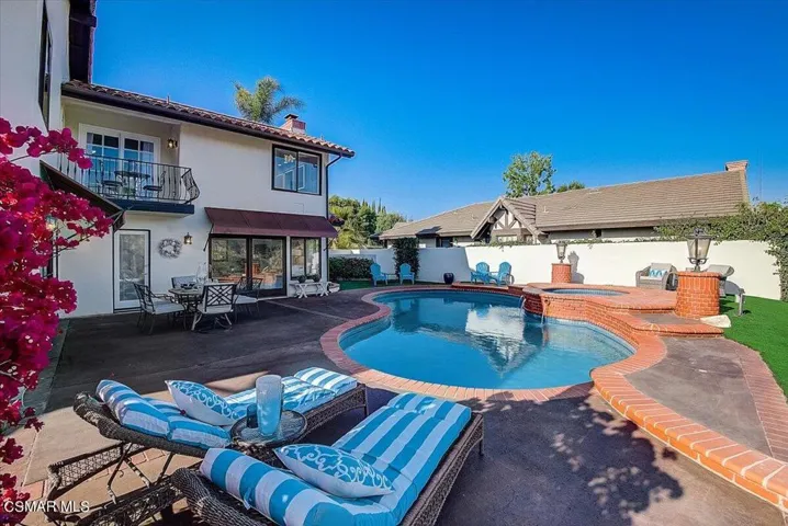 Relaxing Chairs & Pool