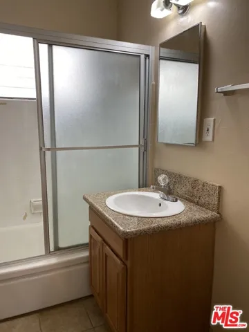 1552 Brockton Avenue 1, Los Angeles, California 90025