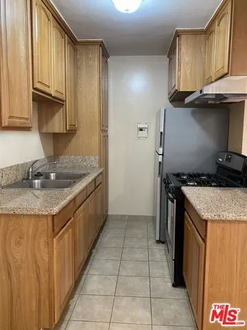 1552 Brockton Avenue 1, Los Angeles, California 90025
