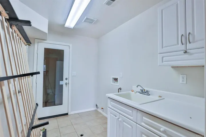 2956 Lake Breeze Court, Spring Valley, California 91977