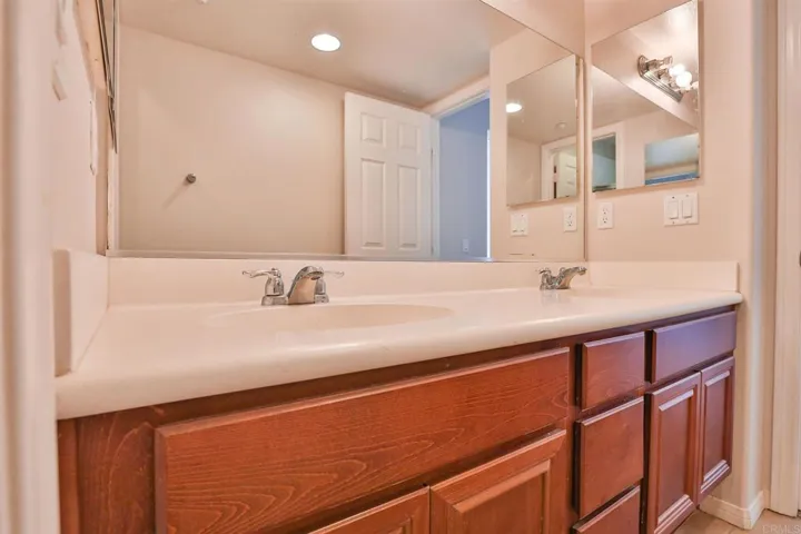2956 Lake Breeze Court, Spring Valley, California 91977