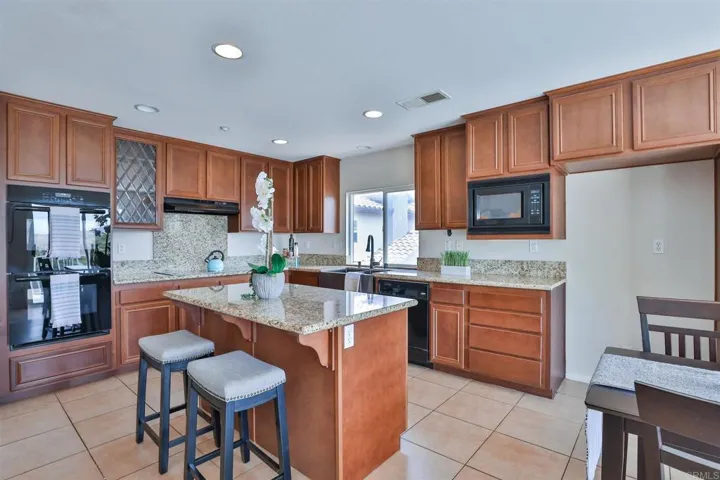 2956 Lake Breeze Court, Spring Valley, California 91977