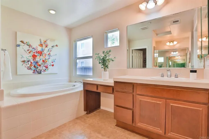 2956 Lake Breeze Court, Spring Valley, California 91977