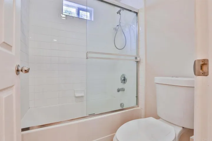 2956 Lake Breeze Court, Spring Valley, California 91977