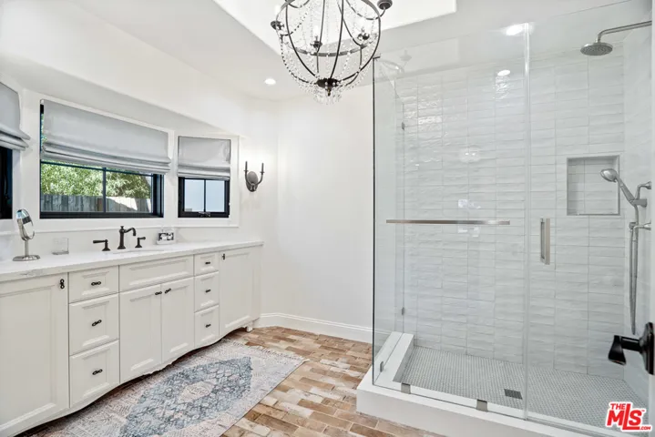 23100 Erwin Street, Woodland Hills, California 91367