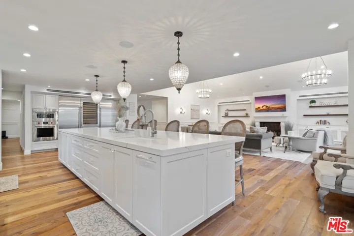 23100 Erwin Street, Woodland Hills, California 91367