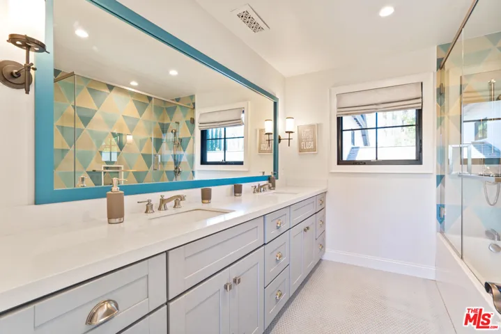 23100 Erwin Street, Woodland Hills, California 91367