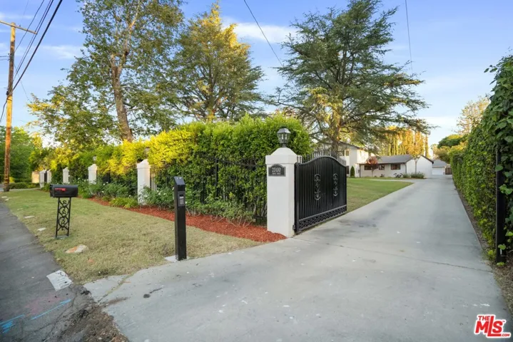 23100 Erwin Street, Woodland Hills, California 91367