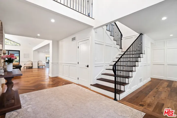 23100 Erwin Street, Woodland Hills, California 91367
