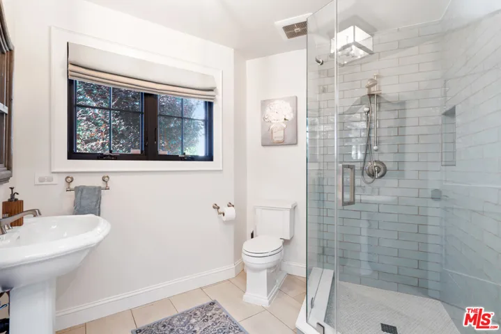 23100 Erwin Street, Woodland Hills, California 91367