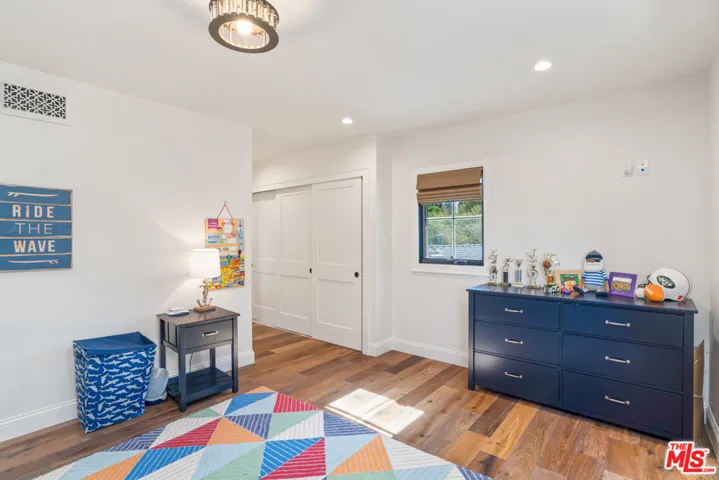 23100 Erwin Street, Woodland Hills, California 91367