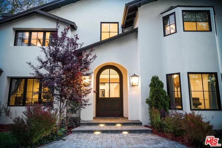 23100 Erwin Street, Woodland Hills, California 91367