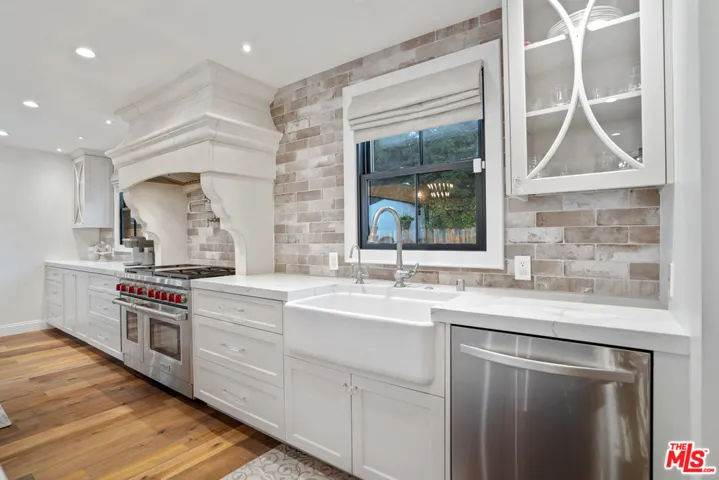 23100 Erwin Street, Woodland Hills, California 91367