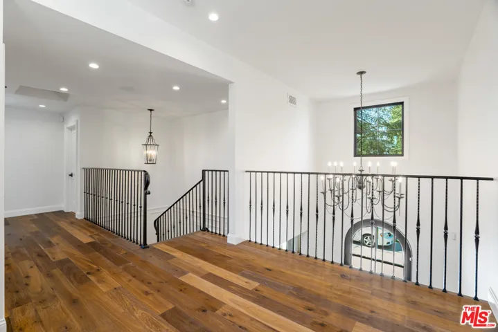 23100 Erwin Street, Woodland Hills, California 91367