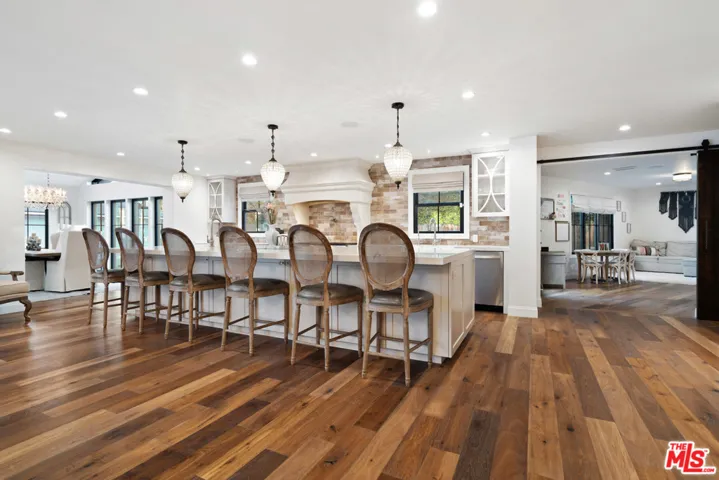 23100 Erwin Street, Woodland Hills, California 91367