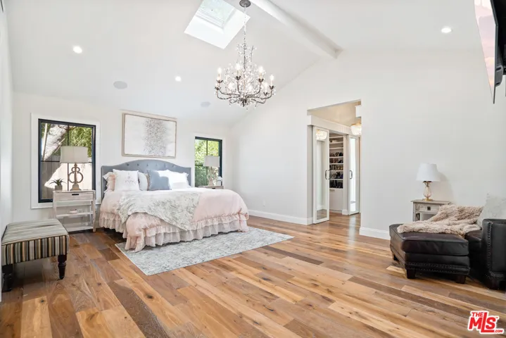 23100 Erwin Street, Woodland Hills, California 91367