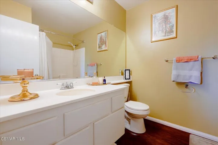 1101 Upstaris bath