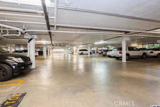 5009 Woodman Avenue 210, Sherman Oaks, California 91423