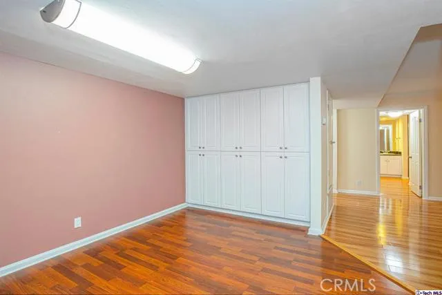 5009 Woodman Avenue 210, Sherman Oaks, California 91423