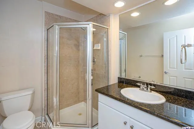 5009 Woodman Avenue 210, Sherman Oaks, California 91423