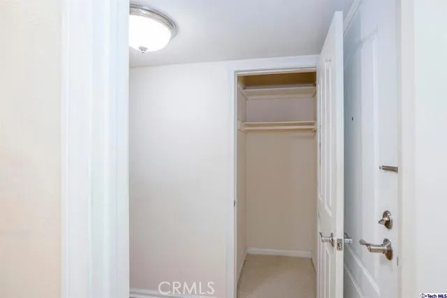 5009 Woodman Avenue 210, Sherman Oaks, California 91423