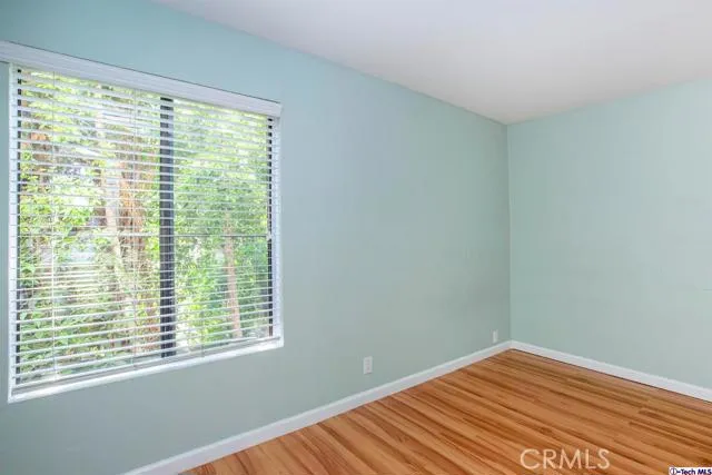 5009 Woodman Avenue 210, Sherman Oaks, California 91423