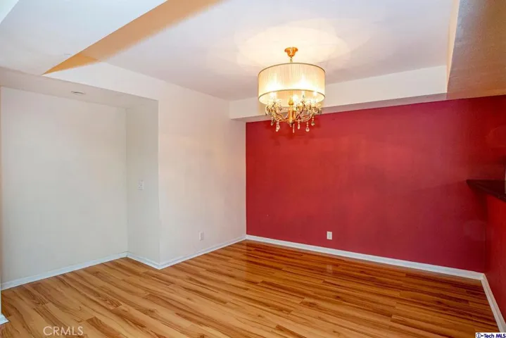 5009 Woodman Avenue 210, Sherman Oaks, California 91423