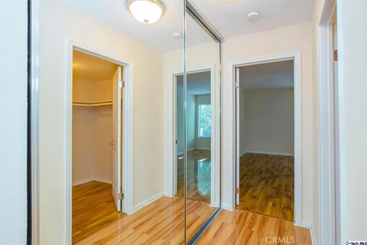 5009 Woodman Avenue 210, Sherman Oaks, California 91423