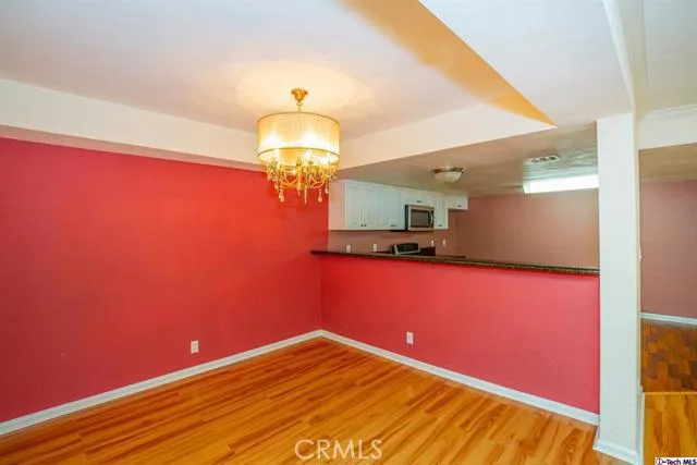 5009 Woodman Avenue 210, Sherman Oaks, California 91423
