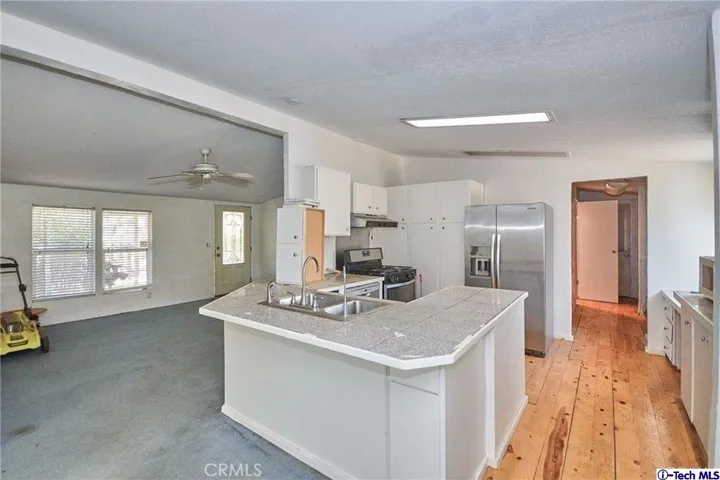 8979 Lager Road, Phelan, California 92371