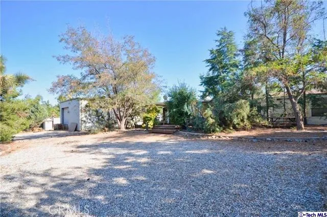 8979 Lager Road, Phelan, California 92371